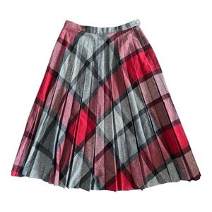 Vintage Allure Canada Wool Blend Pleated Plaid Skirt Grey Red Black